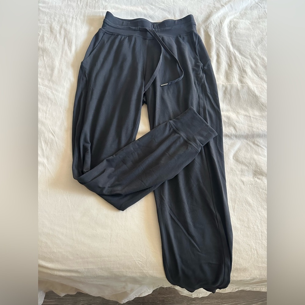 lululemon athletica women’s black joggers